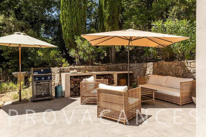 Location de vacances pour 6 personnes, avec Balcon/Terrasse ainsi que Jardin et Piscine à Bargemon - 4