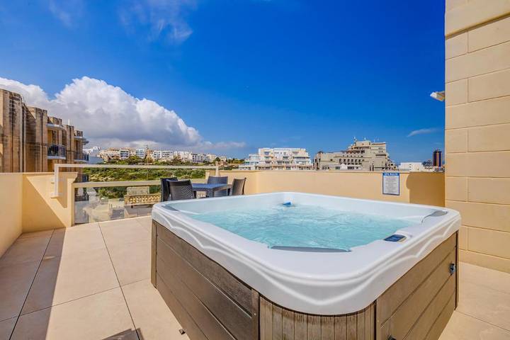 Maison d’hôte pour 3 personnes, avec jacuzzi et terrasse à San Giljan