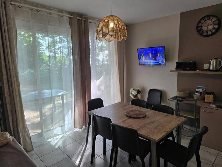 Gîte pour 6 personnes, avec piscine et sauna ainsi que jacuzzi et jardin à Chaveignes - 4