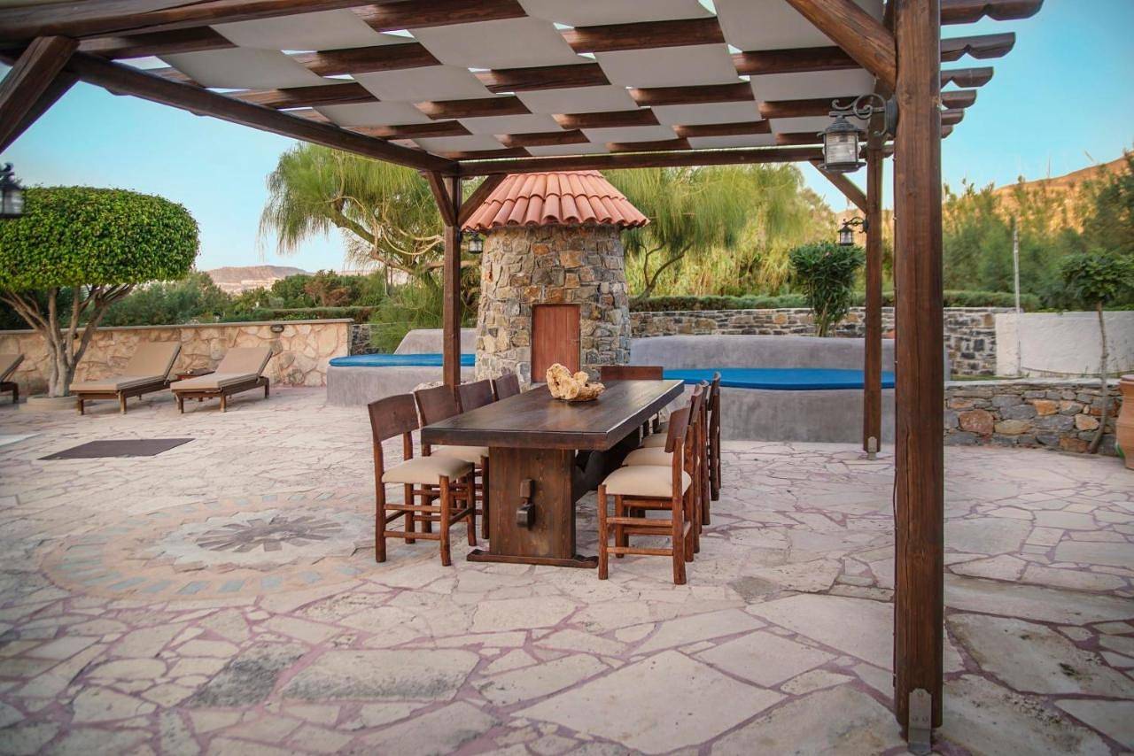 Ganze Wohnung, Two-Bedroom Apartment by the Pool in Lasithi