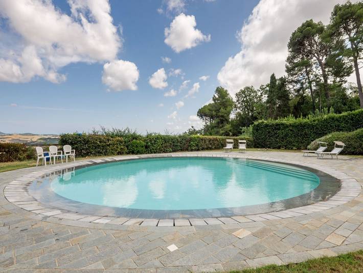Location de vacances pour 5 personnes, avec piscine et jardin dans Villagrande (Mombaroccio)