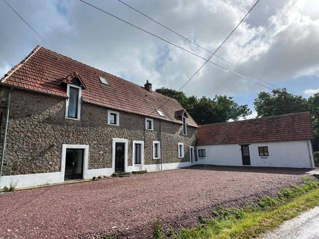 Location de vacances pour 2 personnes, avec jardin à Auxais