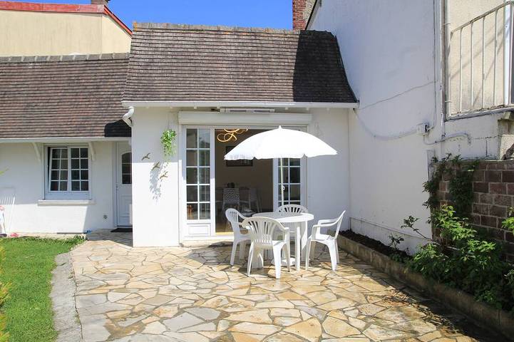 Location de vacances pour 6 personnes, avec jardin et terrasse dans Hippodrome de Deauville La Touques