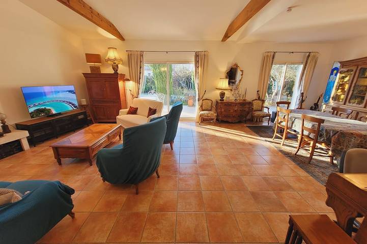 Lavender Villa  ★ 300m from the heart of the town in L'Isle-sur-la-Sorgue, Vaucluse