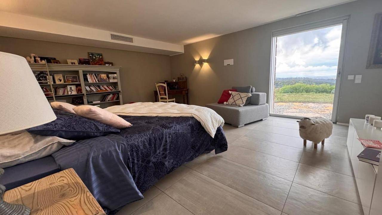 Appartement entier, Domaine Celestina vue mer exceptionnelle au calme à 10 mn Sanary,Bandol et des plages in Ollioules, Côte méditerranéenne (France)