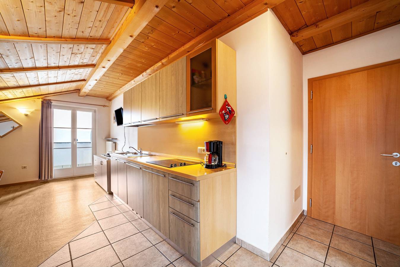 Appartamento intero, Appartamento "Lingerhof - Alpenrose" con vista sulle montagne, giardino in comune e Wi-Fi in Meltina, Alpi Sarentine