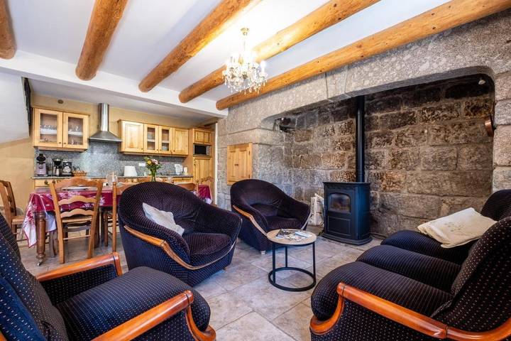 Location de vacances pour 8 personnes, avec jardin à Saint-Denis-en-Margeride - 2