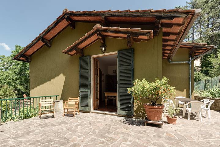 Vakantiehuis 'Gigli Di Firenze' met Uitzicht op de Bergen, Wi-Fi en Airconditioning in Rufina, Provincie Florence