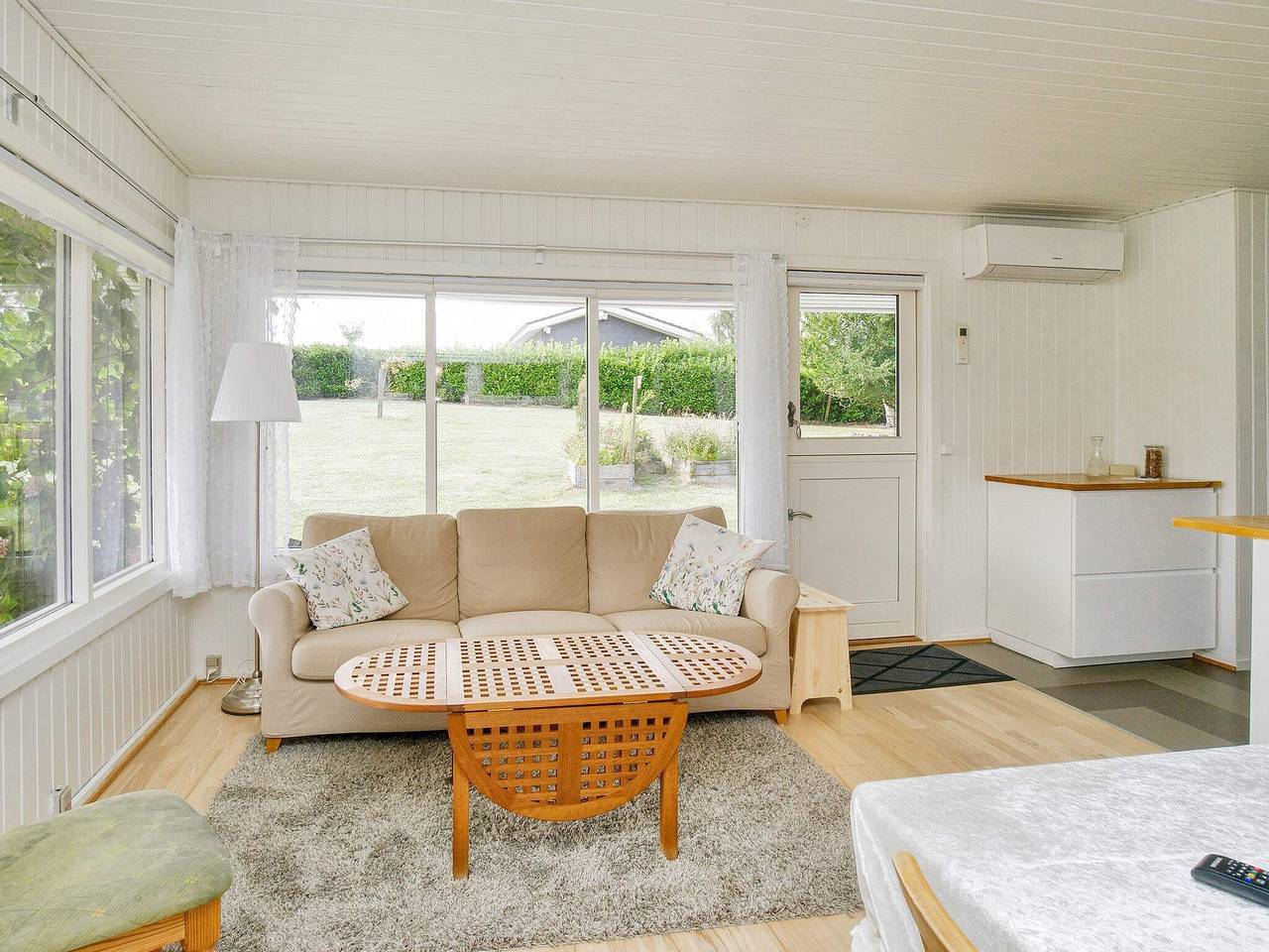 Charmante Hutte am Strand -- By Traum Ferienwohnungen in Vellerup, Skibby