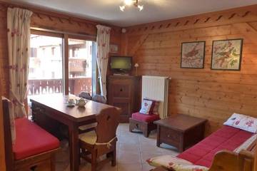 Gîte pour 4 personnes, avec piscine et balcon dans Meribel Village