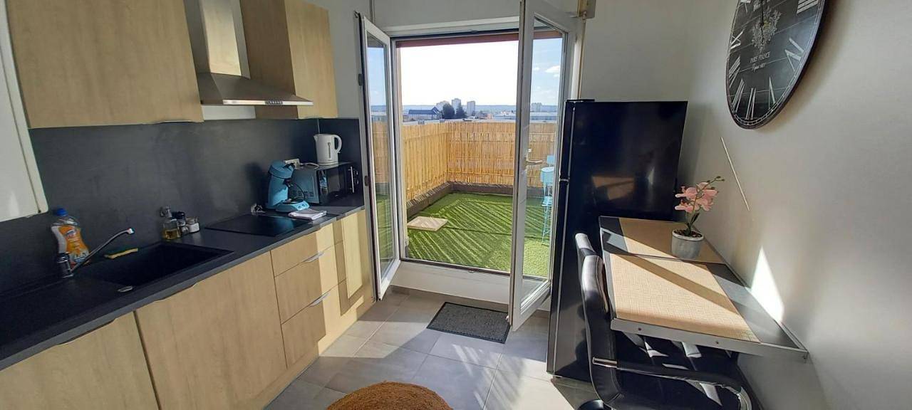 Appartement entier, Studio Apartment in Tarbes, Hautes-Pyrénées
