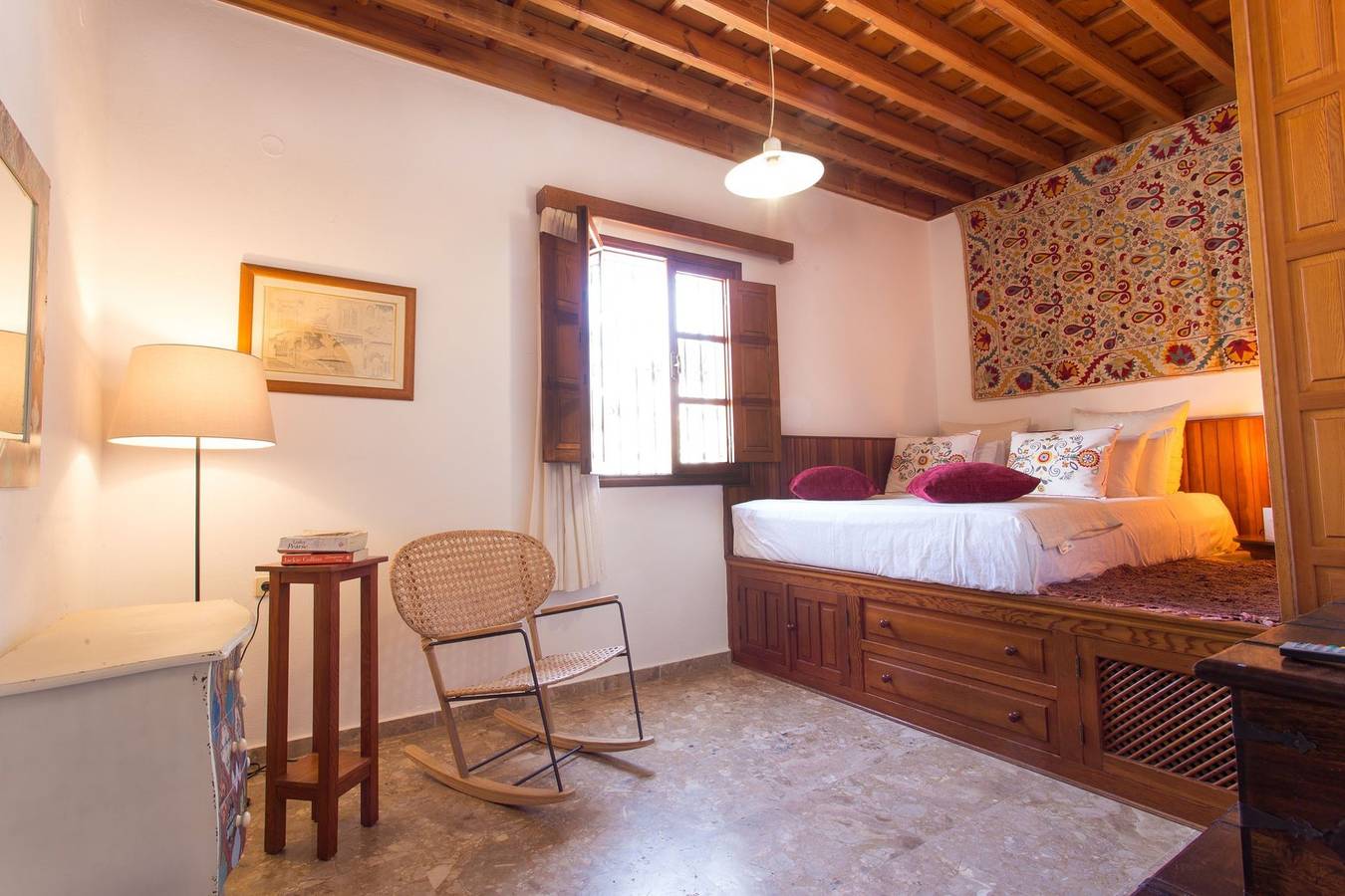 Villa Thalassa Suites 3 | Modern comfort | Traditional Greek charm | Private courtyards | Steps from Lindos square & beach in Lindos, Rhodos