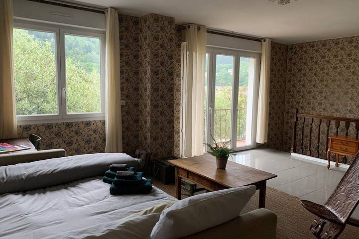 Villa très spacieuse avec Piscine privée dans les Cévennes in Bessèges, Cevennen