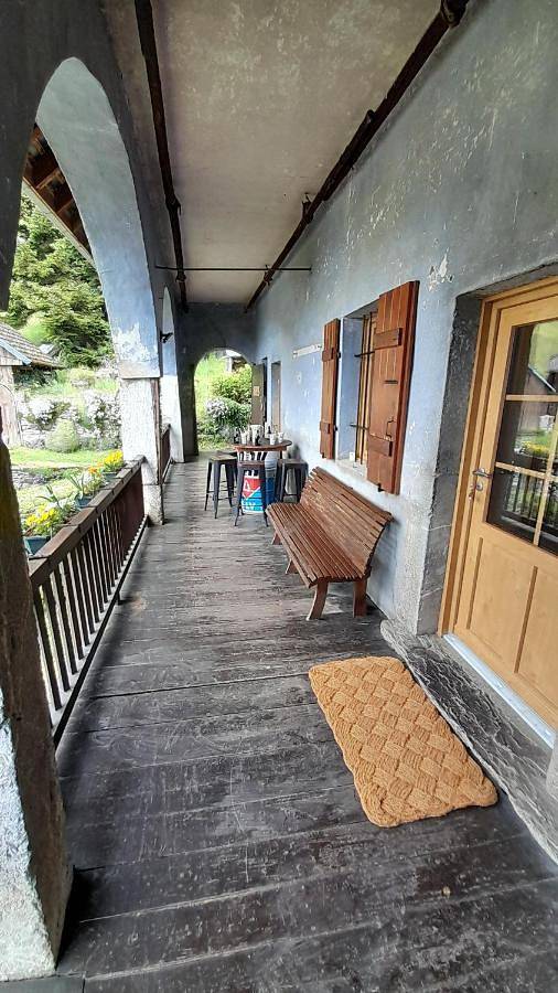 Two-Bedroom House in Mercury, Région d'Albertville