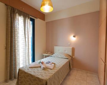 Holiday Apartment for 6 People in North Crete, Crete, Photo 3