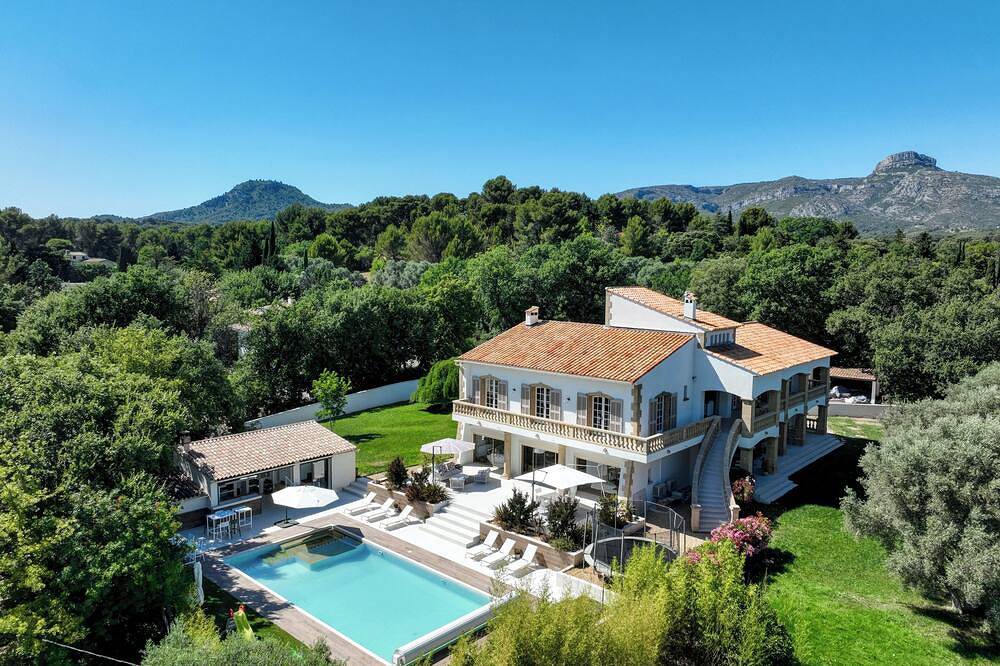 Villa Garlaban, sleeps 10, between the sea and the hills in Aubagne, Costa mediterránea (Francia)