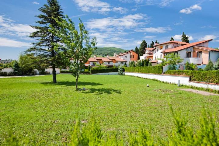 Villa pour 2 personnes, avec piscine ainsi que vue et jardin en Bulgarie - 2