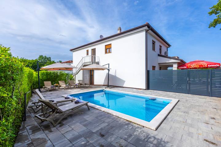Ganze Wohnung, Ferienwohnung Mara -1 in Malinska-Dubašnica, Krk