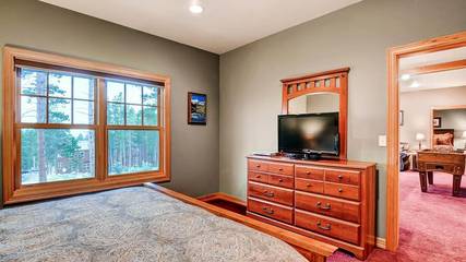 Vacation Home for 12 Guests in Breckenridge, Summit County, Picture 2