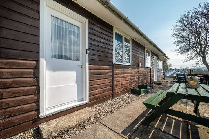 Chalet für 4 Personen, mit Seeblick und Garten sowie Terrasse, kinderfreundlich - 1