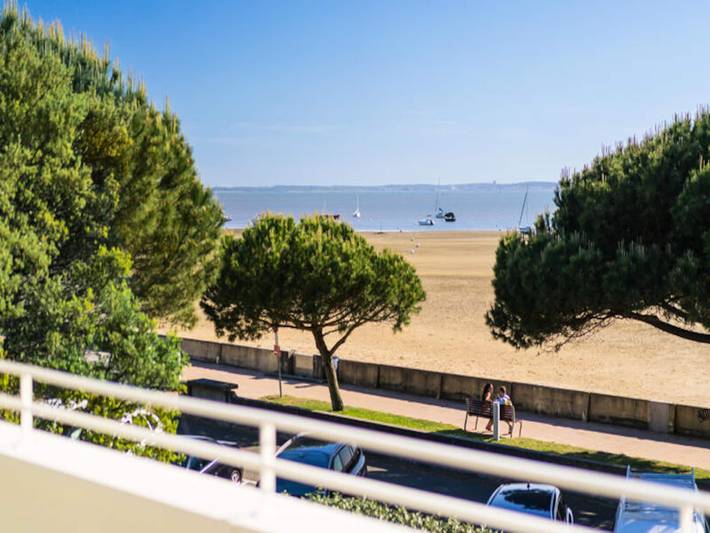 Gîte pour 14 personnes, avec terrasse et piscine ainsi que jacuzzi et jardin dans Plage du Betey - 3