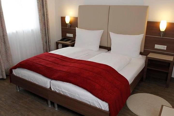 Hotel für 2 Personen, mit Terrasse und Garten sowie Sauna und Ausblick in Edenkoben - 3