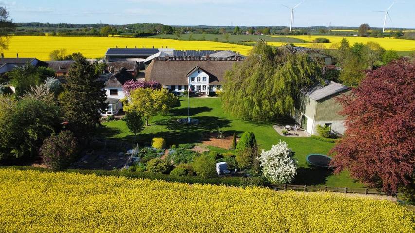 Ferienwohnung für 4 Personen, mit Terrasse und Garten sowie Ausblick
