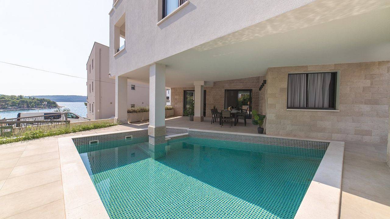 Villa for 14 People in Trogir, Ciovo