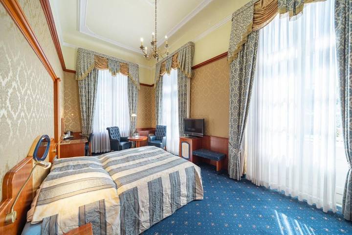 Hotel, mit Whirlpool und Terrasse sowie Garten und Pool in Bad Ems - 2