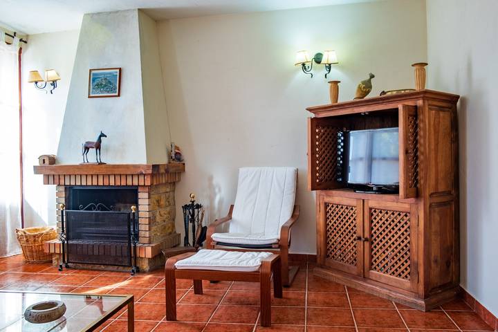 Casa Rural La Puerta De Gredos – Sierra de Gredos, 4 Schlafzimmer, private Terrasse, Wlan in San Martín del Pimpollar, Ávila und Umgebung