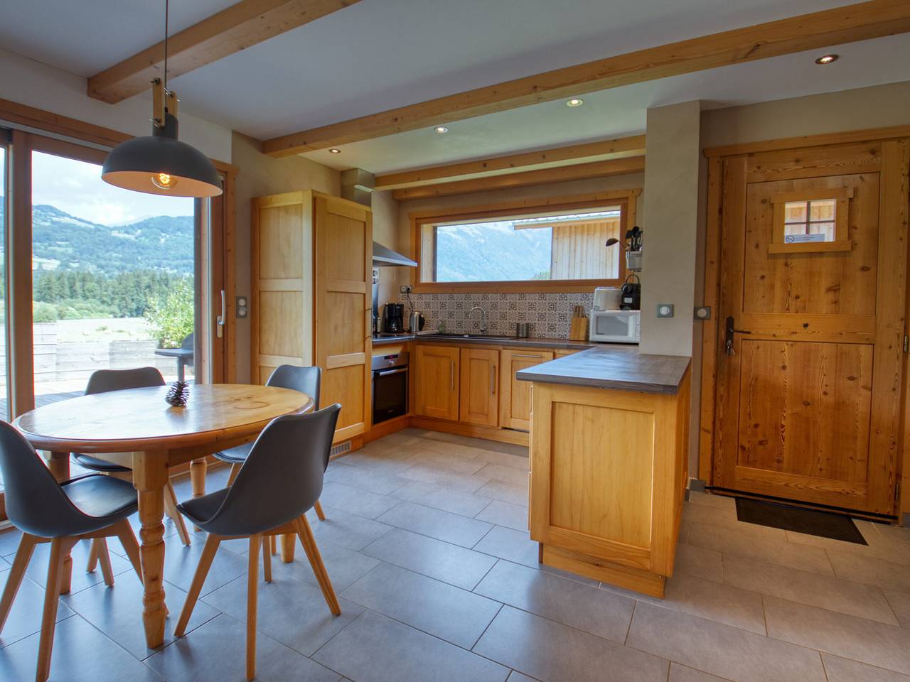 Appartement entier, Appartement calme 2 chambres avec terrasse à Samoëns in Station de Morillon, Samoëns