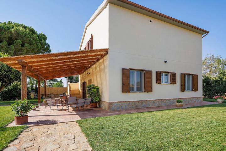 Appartamento per 3 persone, con Balcone e Giardino a Magliano in Toscana