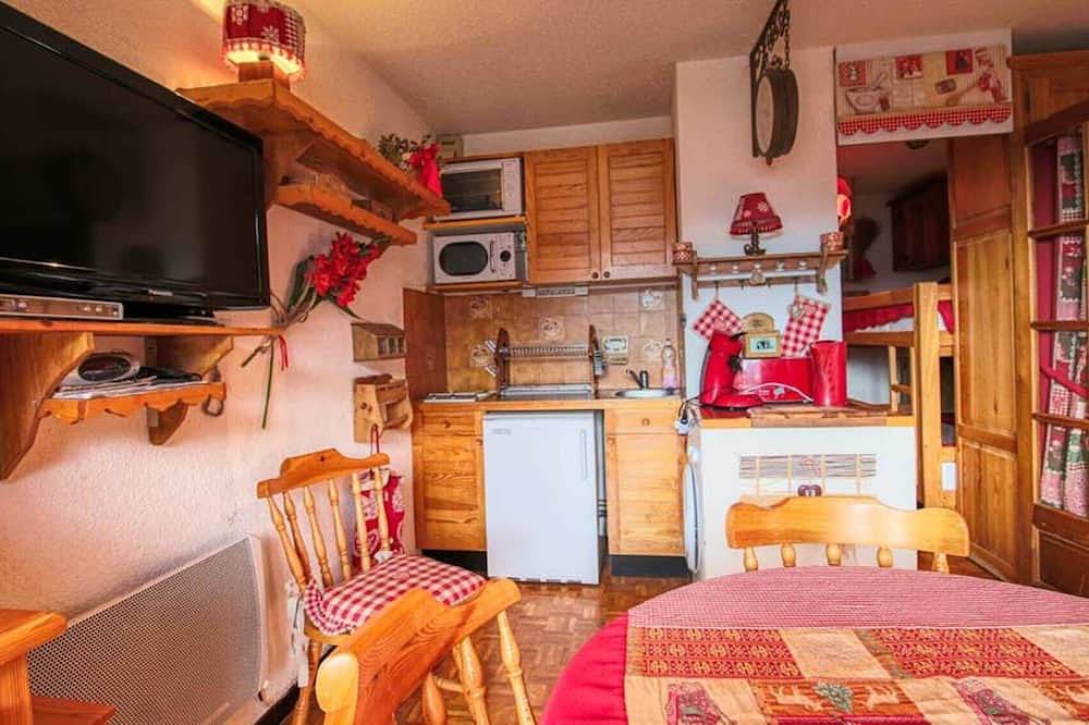 Apartamento entero, Grand studio terrasse plein sud vue station in Saint-Jean-Montclar, Montclar (Francia)