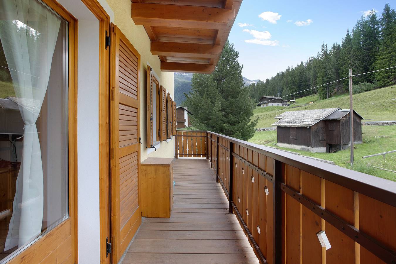 Ganze Wohnung, Ferienwohnung 'Casa Michela Bilocale 2' mit Bergblick, Gemeinschaftsterrasse und Wlan in Santa Caterina Valfurva, Valfurva