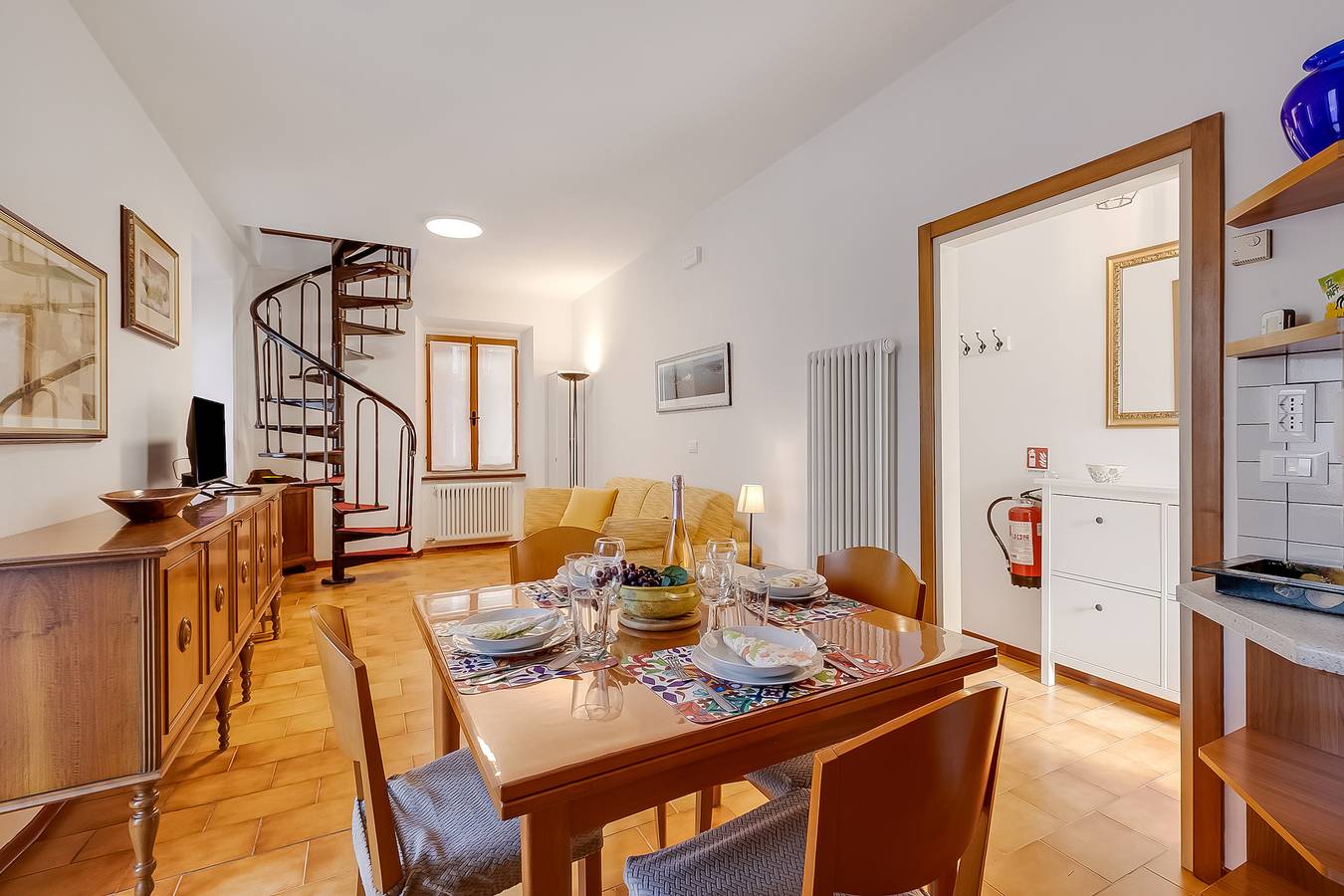 Entire apartment, Charming 1-Bed Apartment in Nago-Torbole with Balcony & Wi-Fi in Nago-Torbole, Garda Mountains