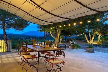 Cottage pour 8 personnes, avec vue ainsi que piscine et jardin à Roaix