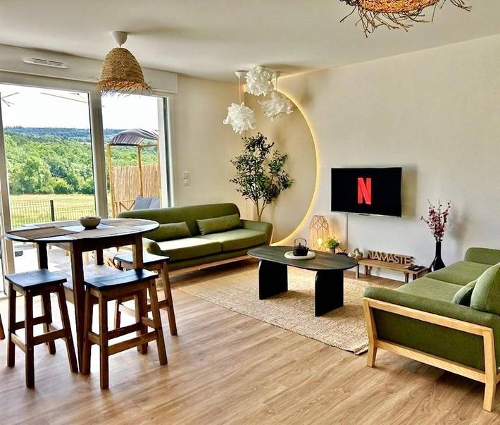 Appartement de vacances pour 4 personnes, avec Jacuzzi et Terrasse ainsi que Jardin et Vue