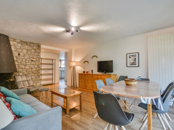 Apartamento entero, Morzine: Apartamento para 8 con aparcamiento y WIFI cerca del centro in Morzine, Les Portes du Soleil