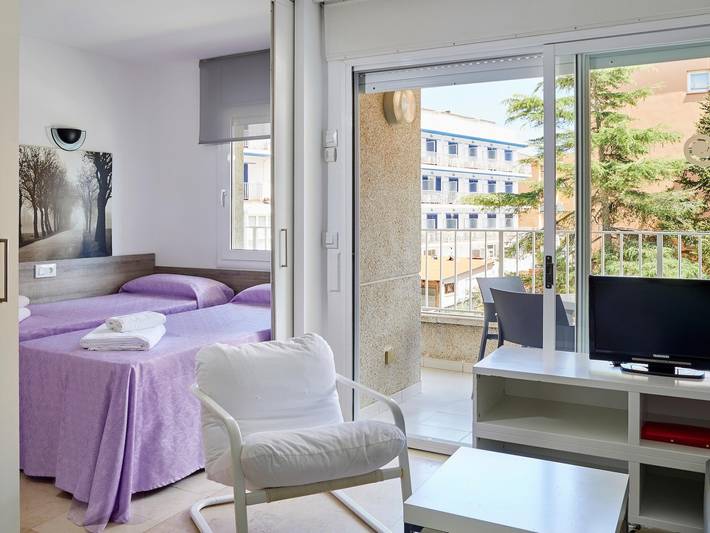 Apartamento de vacaciones para 7 personas, con balcón y piscina, Se admiten mascotas - 1