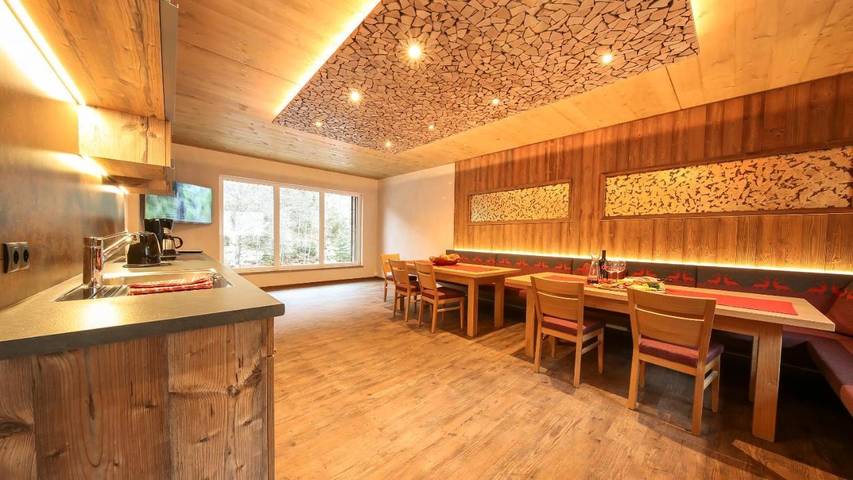Chalet für 12 Personen, mit Balkon und Terrasse sowie Garten und Ausblick in Tux - 2