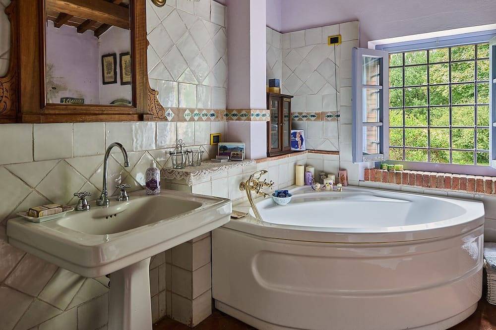 Emozione Toscana, Altopascio, Lucca and Viareggio in Altopascio, Lucca Provinz