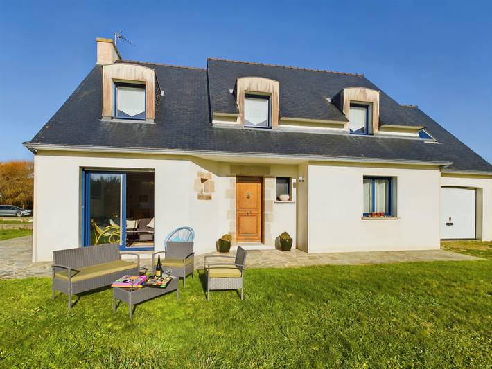 Ferienhaus für 9 Personen, mit Terrasse und Garten