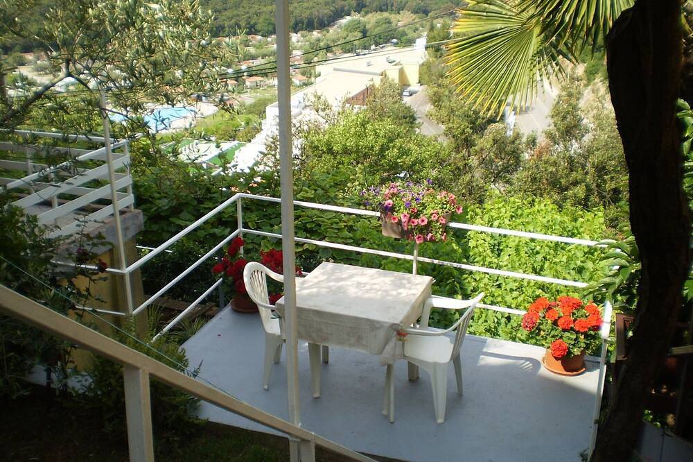 Ganze Wohnung, 2-Zimmer-Ferienwohnung mit Terrasse und Meerblick Rabac, Labin in Rabac, Labin-Rabac