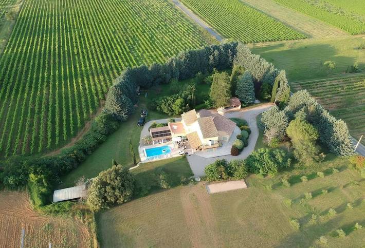 Location de vacances pour 15 personnes, avec jardin ainsi que terrasse et piscine, animaux acceptés à Brue-Auriac - 2