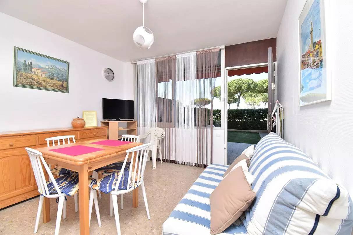 Ganze Wohnung, Garten Rez in der Nähe von Strand und Stadtzentrum des Grau du roi in Le Grau-du-Roi, Côte d'Améthyste