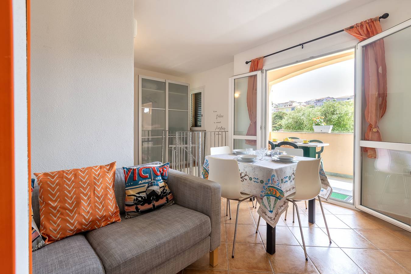 Casa vacanze 'Mare Nostrum' con vista sulle montagne, terrazza privata e aria condizionata in Castelsardo, Provincia di Sassari