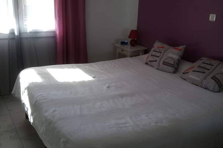 Location de vacances pour 9 personnes, avec jacuzzi et jardin à Saint-Laurent-la-Vernède - 2