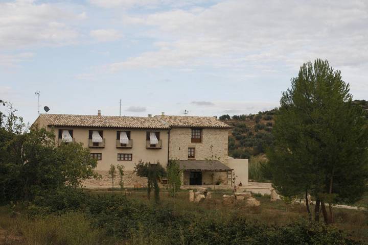 Apartamento para 4 personas, con Balcón y Terraza además de Jardín y Piscina en Cretas