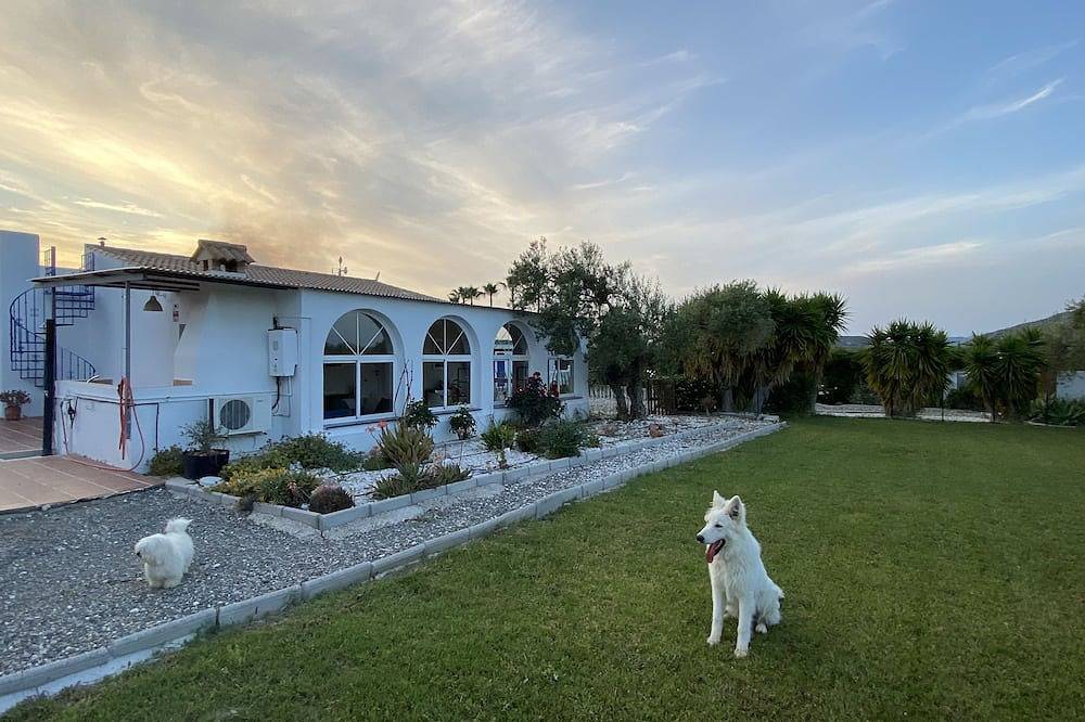 Charmante Finca mit Swimming Pool, Garten und viel Platz in Alhaurín el Grande, Málaga Provinz