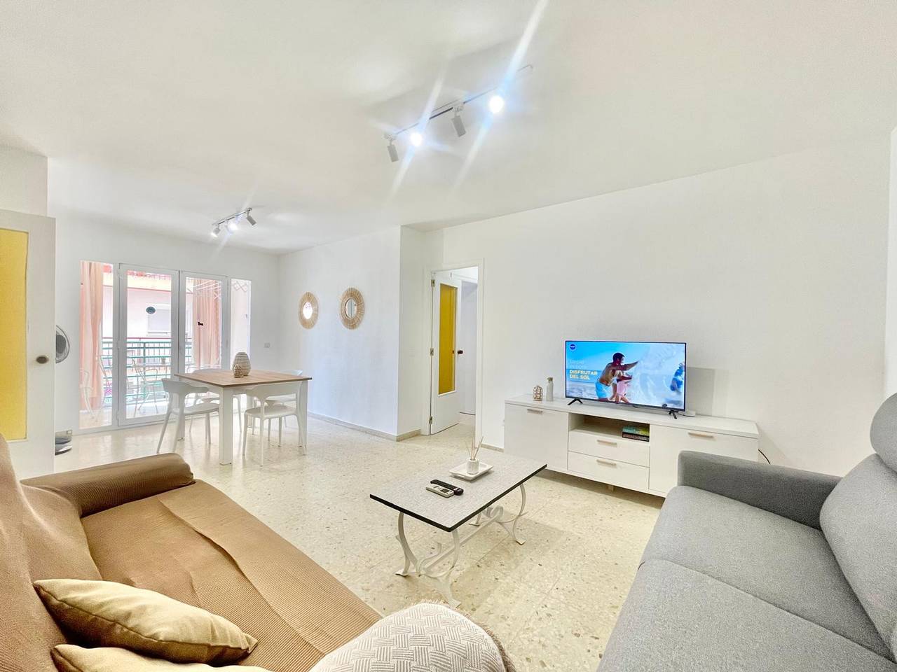 Entire apartment, Spacious apartment central Benidorm - 6 guests in Benidorm, Costa Blanca